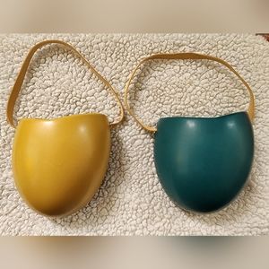Ceramic hanging planter with leather staps